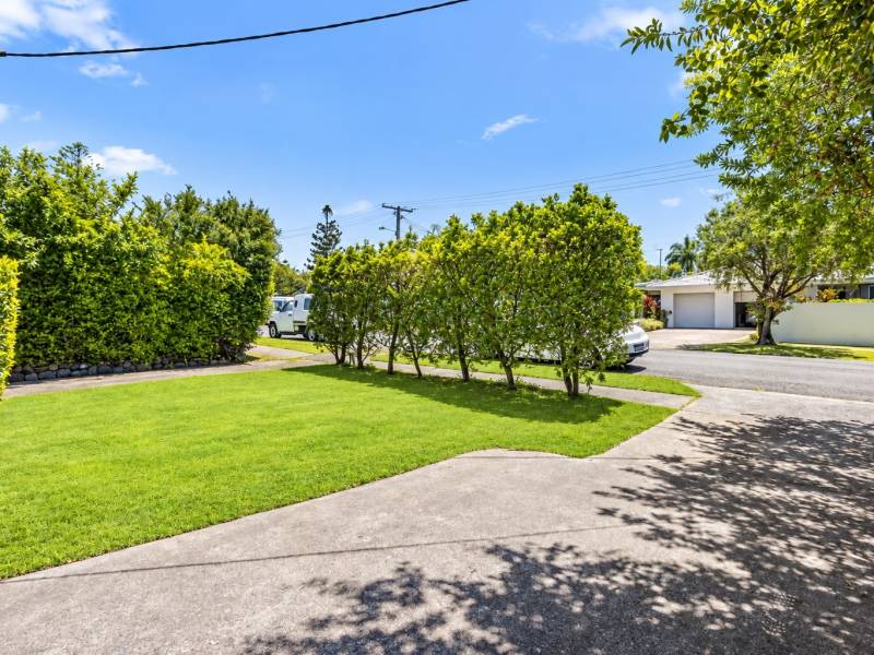 4 Mary Street, Labrador, QLD 4215 AUS
