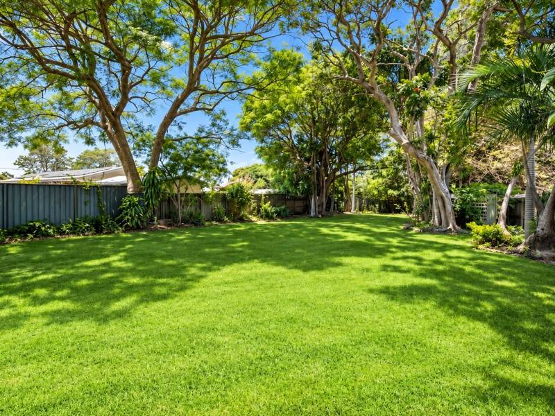 4 Mary Street, Labrador, QLD 4215 AUS