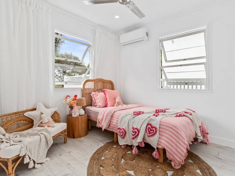26 Bellevue Parade, Labrador, QLD 4215 AUS