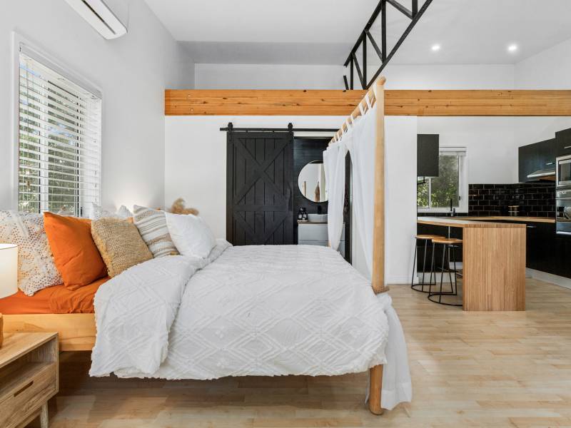 26 Bellevue Parade, Labrador, QLD 4215 AUS
