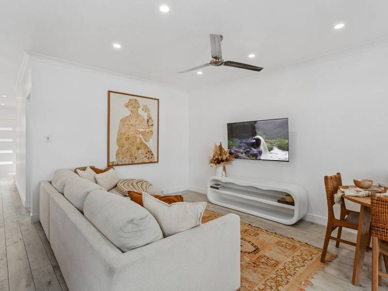 26 Bellevue Parade, Labrador, QLD 4215 AUS