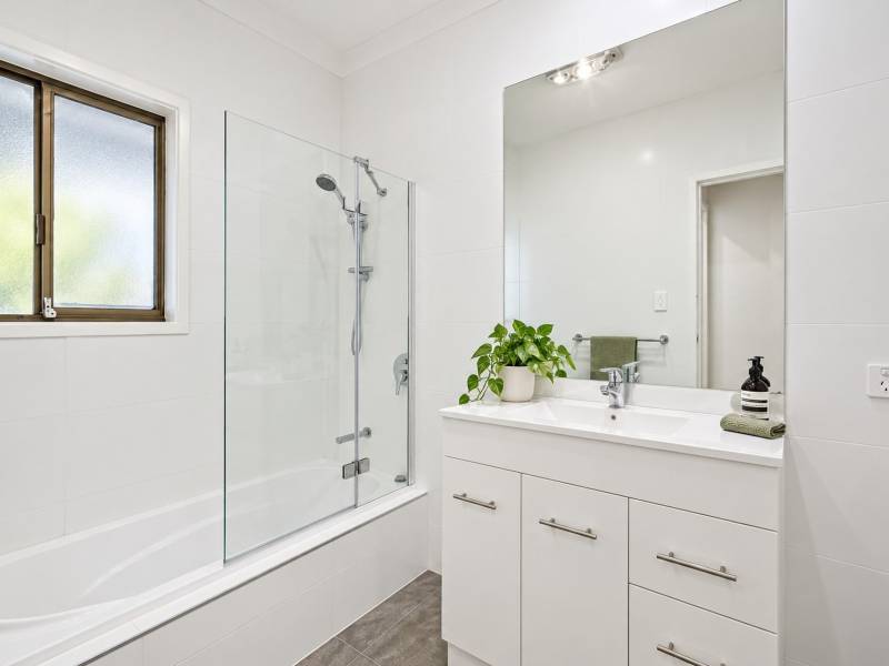 4 Mary Street, Labrador, QLD 4215 AUS