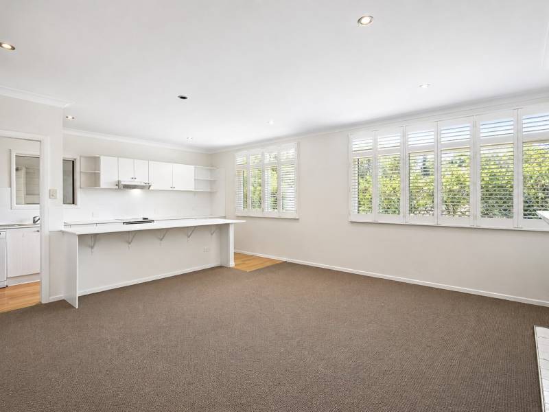 4 Mary Street, Labrador, QLD 4215 AUS