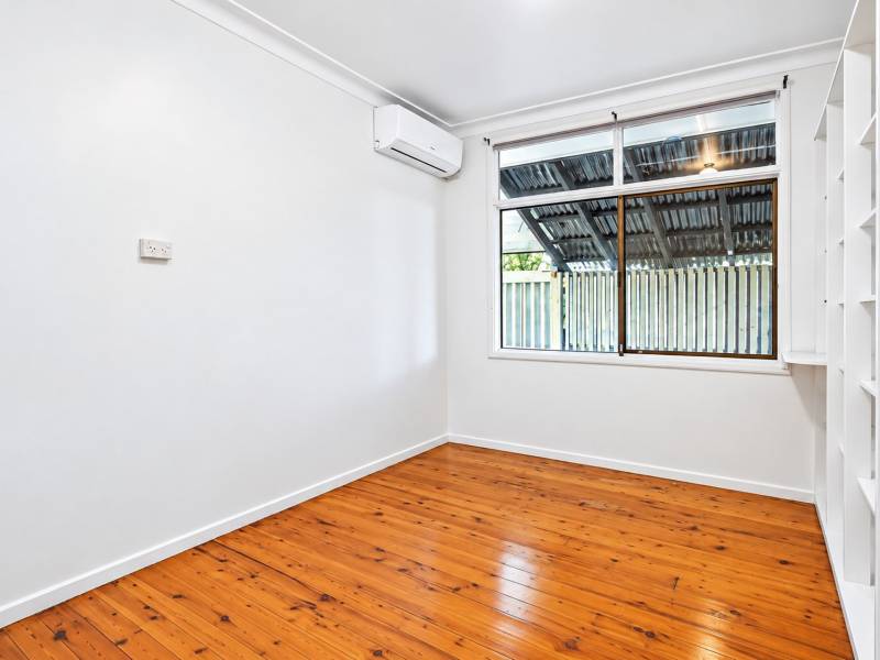 4 Mary Street, Labrador, QLD 4215 AUS
