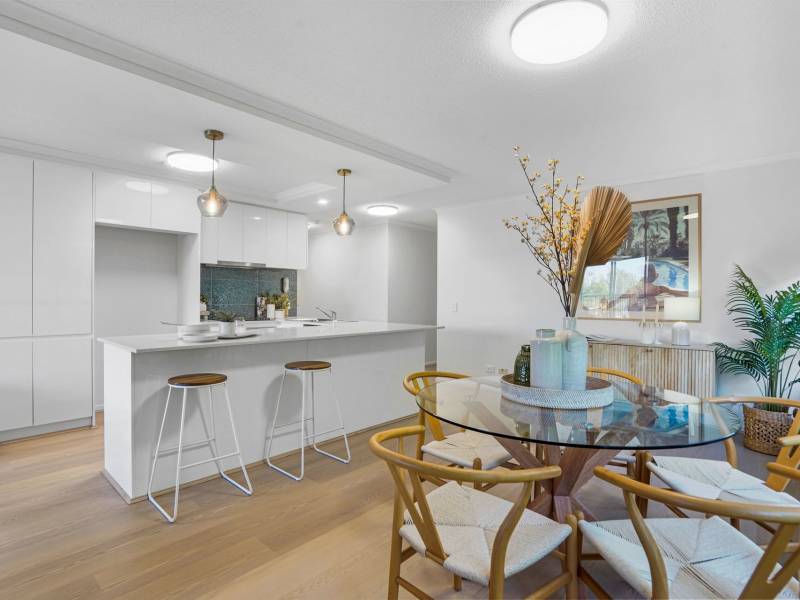 2A/114-116 Marine Parade, Southport, QLD 4215 AUS