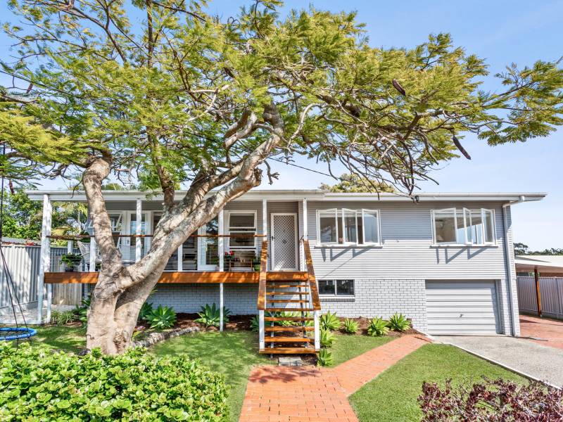 60 Muir Street, Labrador, QLD 4215 AUS