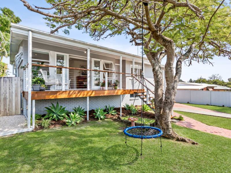 60 Muir Street, Labrador, QLD 4215 AUS
