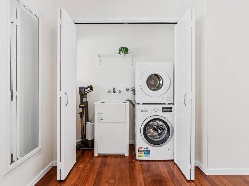 60 Muir Street, Labrador, QLD 4215 AUS