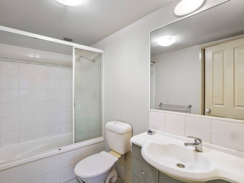 108/150 Marine Parade, Southport, QLD 4215 AUS