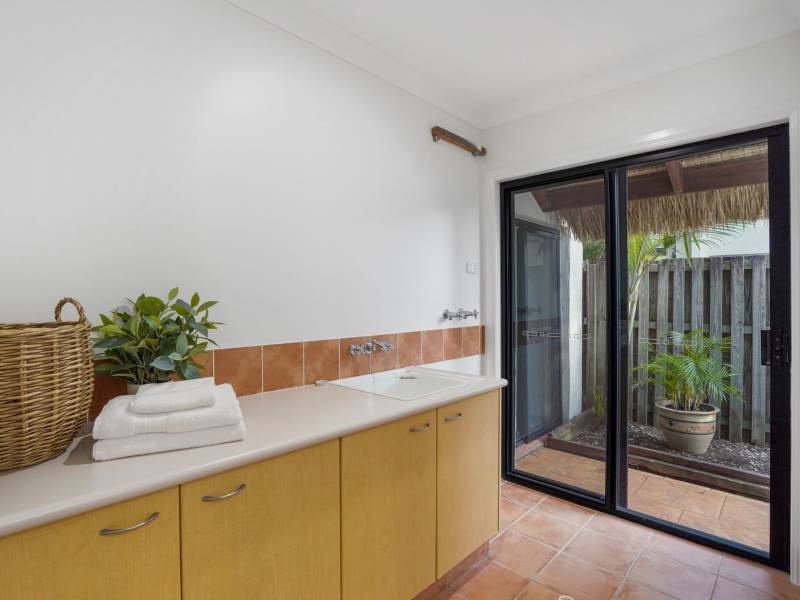 18A The Parade, Helensvale, QLD 4212 AUS