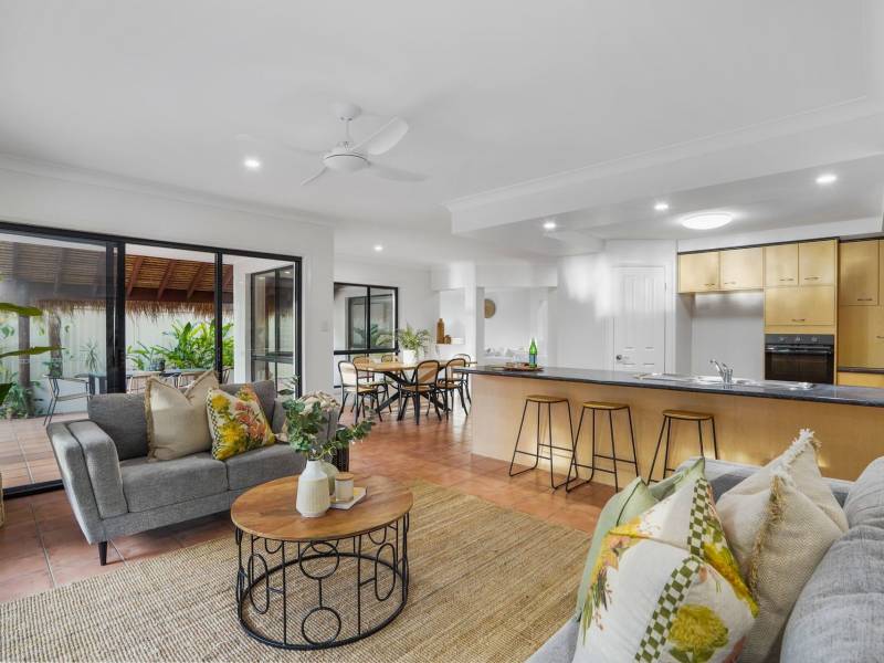18A The Parade, Helensvale, QLD 4212 AUS
